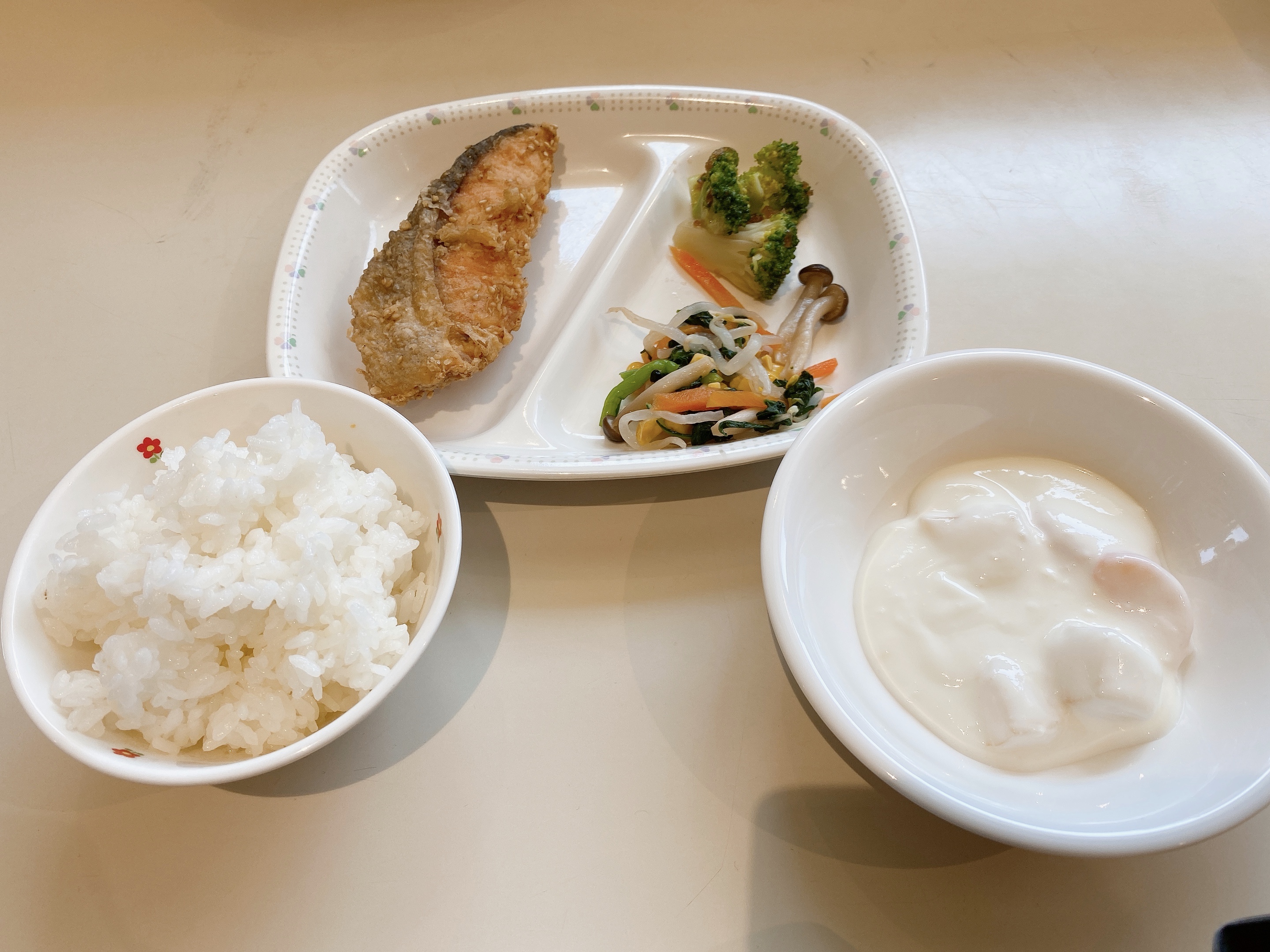 やいたこども園 今日の給食 3月18日